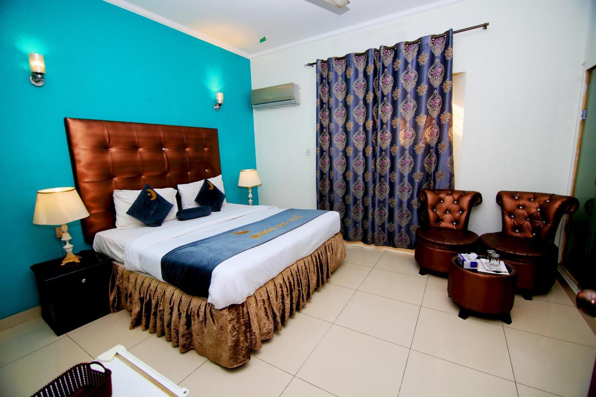 Premier Inn Mall Lahore Eksteriør billede